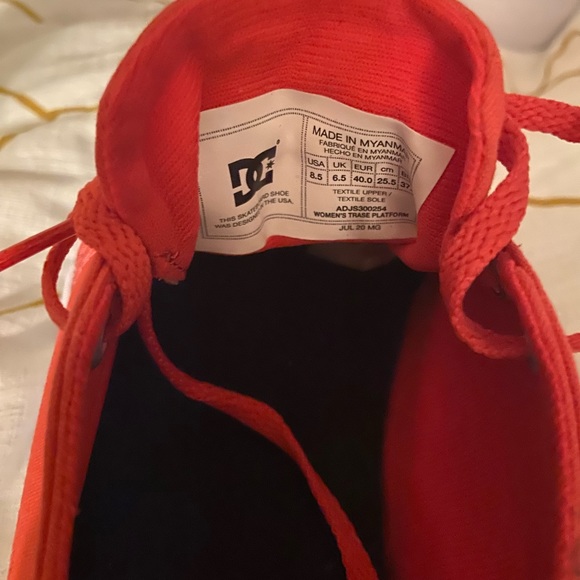 DC Crew - Picture 4 of 4